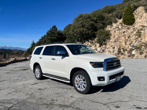 Used 2013 Toyota Sequoia Platinum image 8