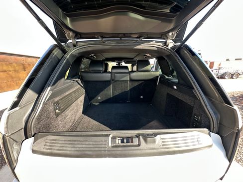 Used 2020 Land Rover Range Rover Long Wheelbase HSE image 10