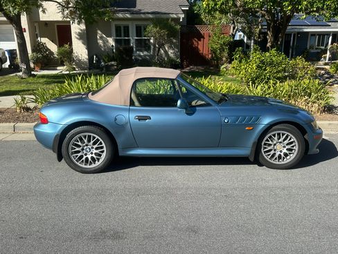 Used 1999 BMW Z3 2.5i image 9