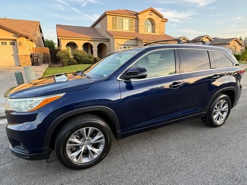 Used 2015 Toyota Highlander XLE FWD image 17