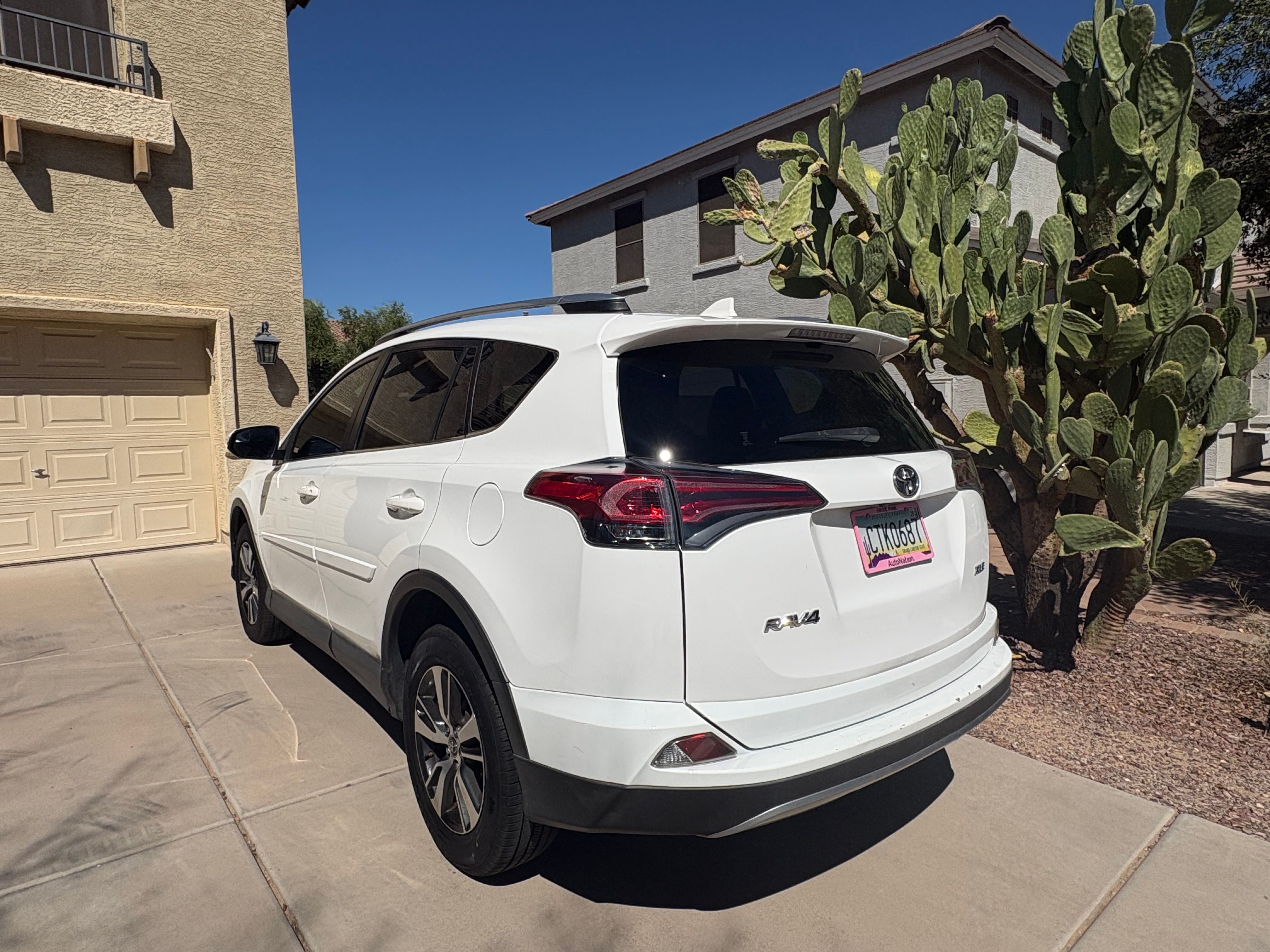 Used 2017 Toyota RAV4 XLE w/ Carpet Mat Package FWD image 5