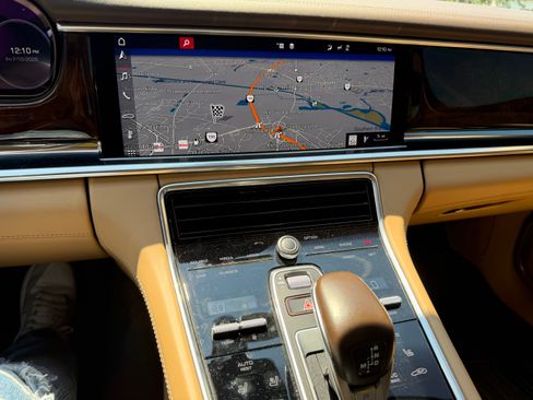 Used 2018 Porsche Panamera 4 AWD/4WD image 13
