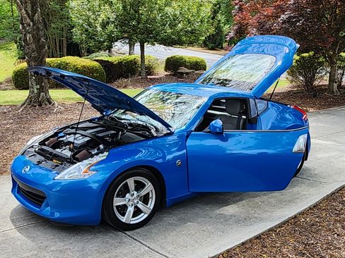 Used 2010 Nissan 370Z Touring image 8