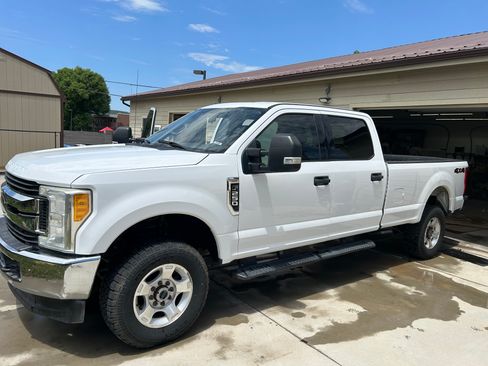 Used 2017 Ford F250 XLT AWD/4WD image 1
