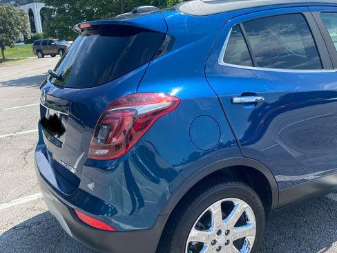 Used 2019 Buick Encore Essence w/ Experience Buick Package FWD image 6