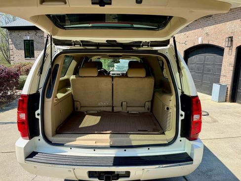 Used 2012 Chevrolet Suburban LTZ AWD/4WD image 19