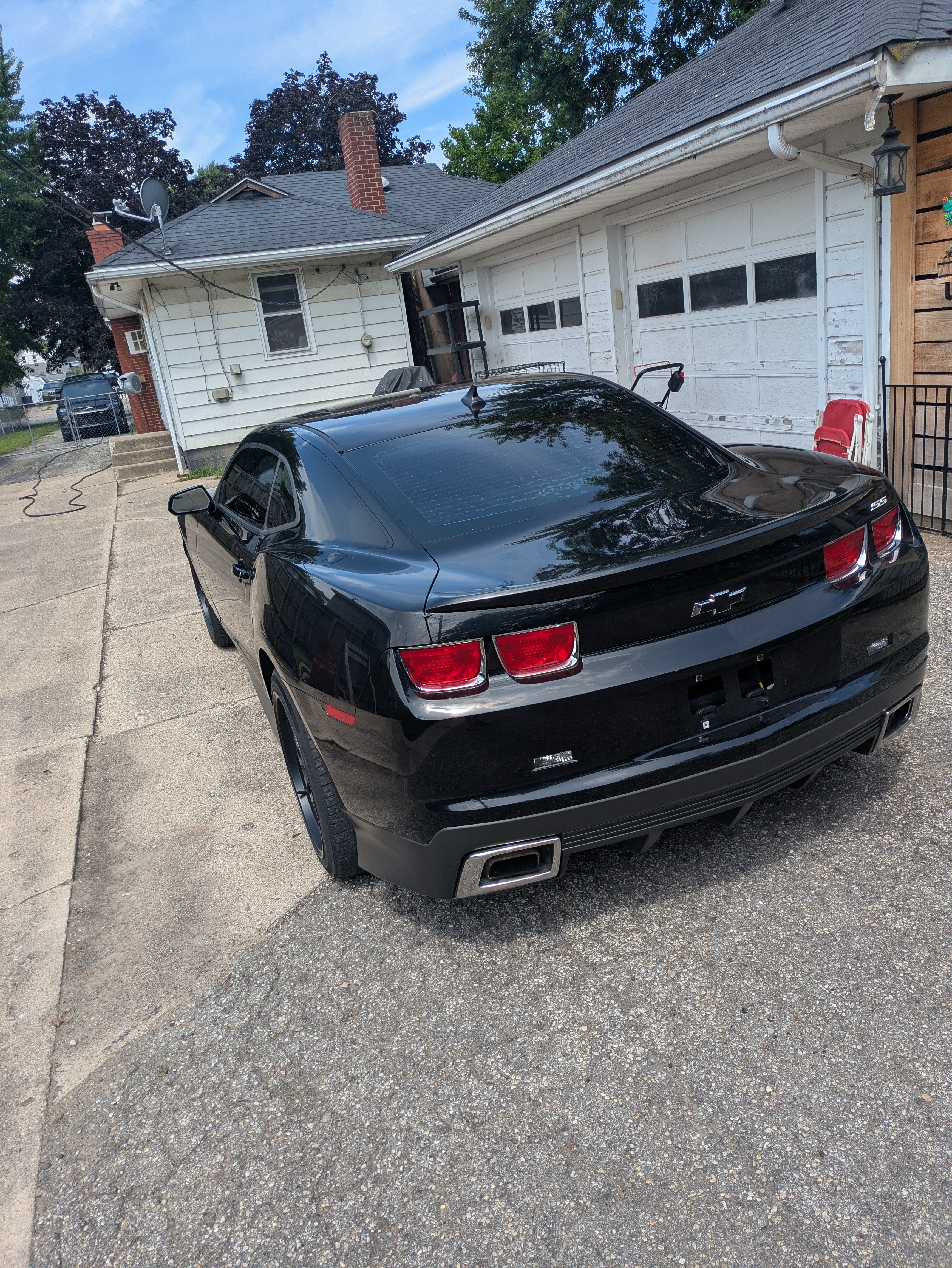 Used 2010 Chevrolet Camaro SS w/ LPO, Ground Effects Package RWD image 6