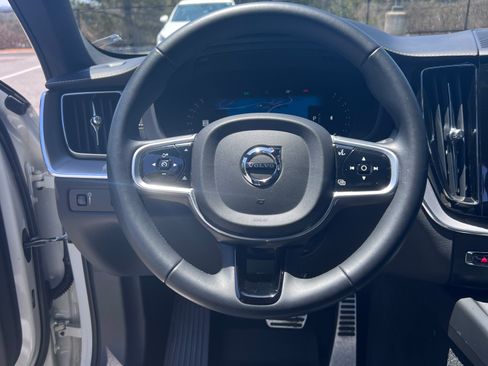 Used 2022 Volvo XC60 B6 R-Design w/ Advanced Package AWD/4WD image 11
