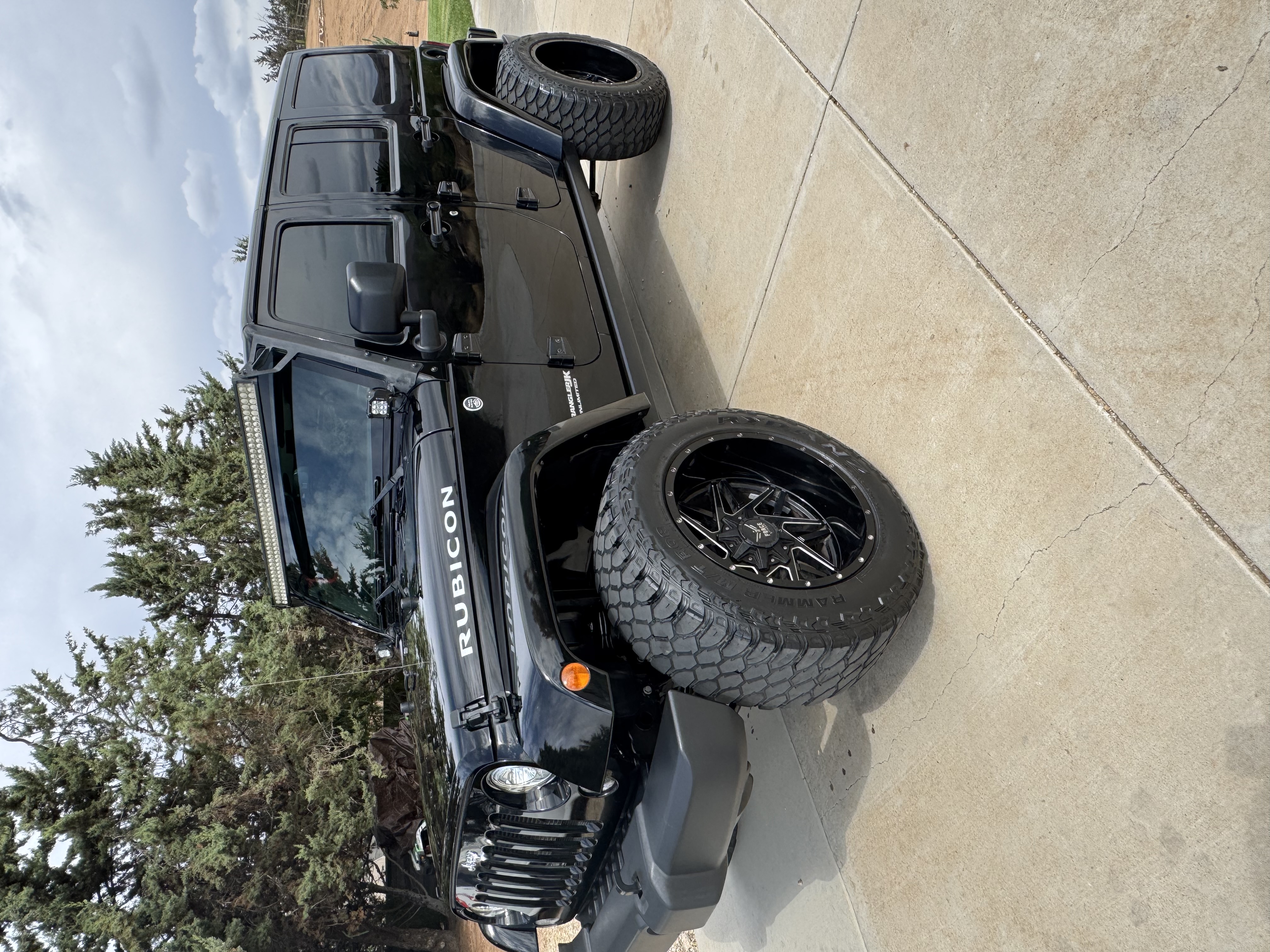 Used 2018 Jeep Wrangler Unlimited Rubicon w/ Connectivity Group AWD/4WD image 6