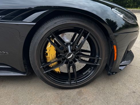 Used 2022 Aston Martin DBS Superleggera RWD image 12