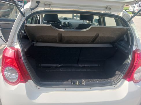 Used 2010 Chevrolet Aveo5 LT w/ Power and Convenience Package image 16