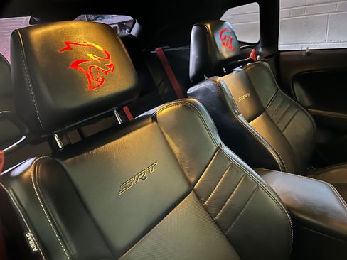 Used 2016 Dodge Challenger SRT Hellcat image 12