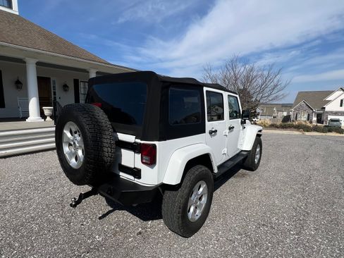 Used 2013 Jeep Wrangler Unlimited Sahara w/ Connectivity Group image 8