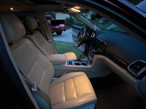 Used 2020 Jeep Grand Cherokee Limited image 18