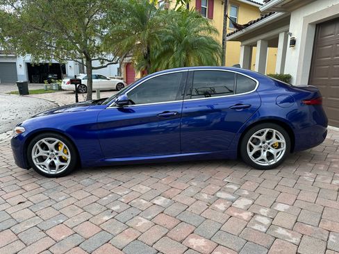 Used 2020 Alfa Romeo Giulia Ti w/ Active Blind Spot Package image 9