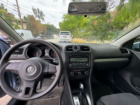 Used 2011 Volkswagen Golf Hatchback 4D image 5