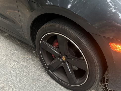 Used 2018 Porsche Macan GTS w/ Premium Package Plus image 12