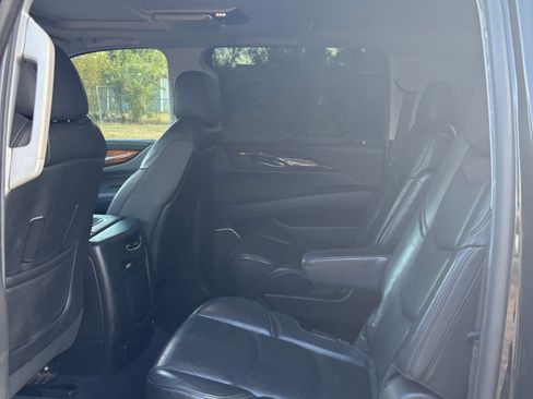 Used 2015 Cadillac Escalade ESV Premium image 11