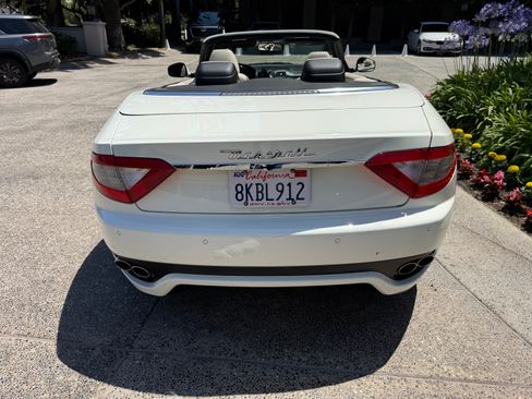 Used 2014 Maserati GranTurismo Convertible RWD image 5