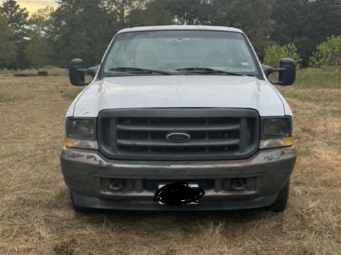 Used 2003 Ford F250 XL image 4