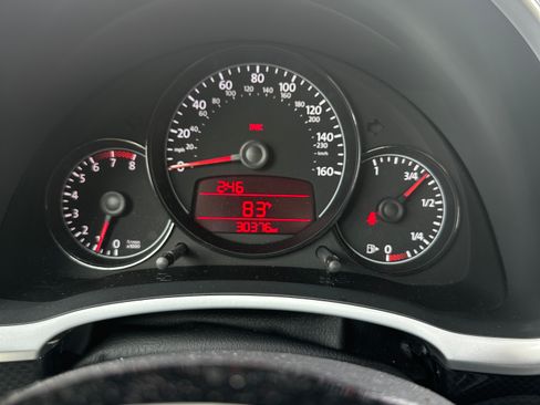 Used 2012 Volkswagen Beetle 2.0T image 2