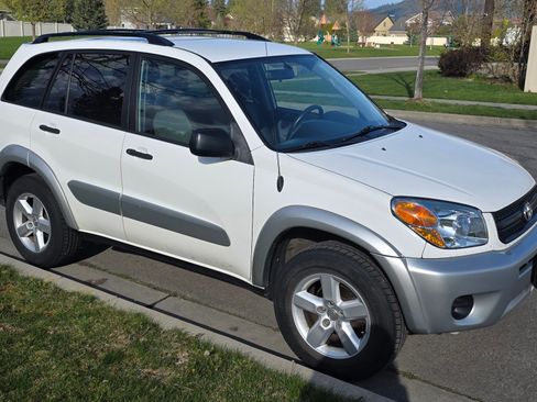 Used 2005 Toyota RAV4 4WD image 1