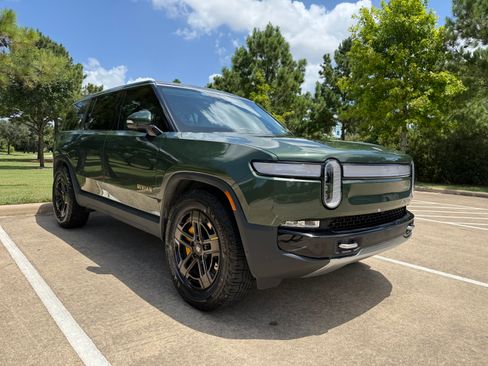 Used 2023 Rivian R1S Adventure AWD/4WD image 4