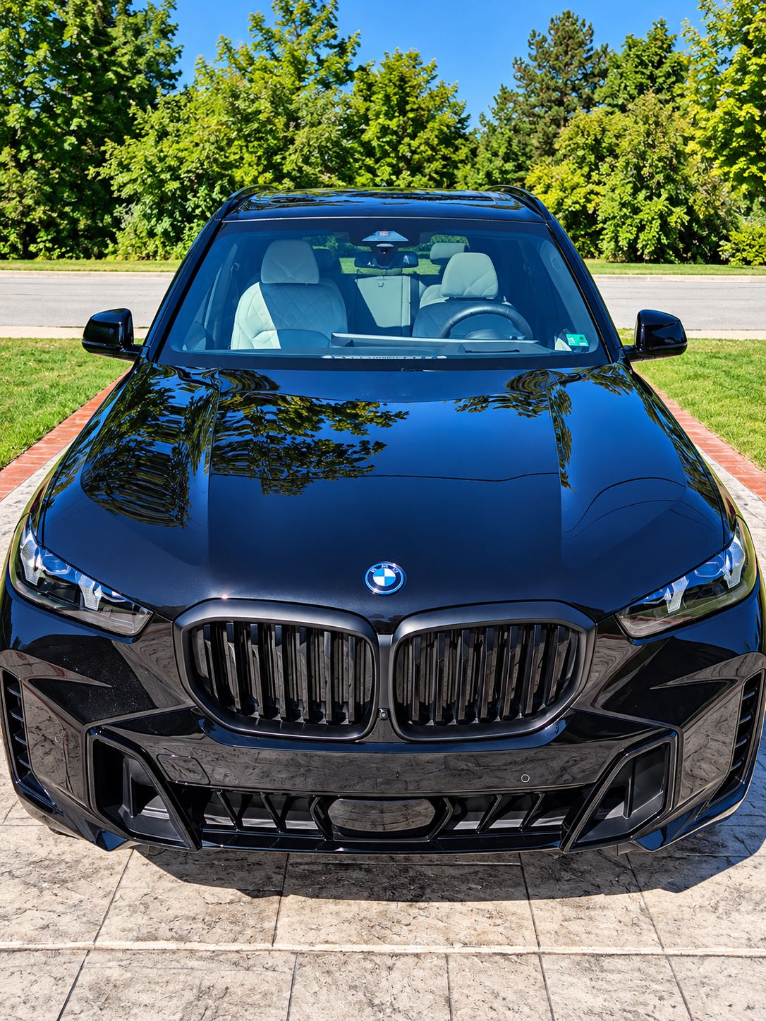 Used 2025 BMW X5 xDrive50e w/ M Sport Package AWD/4WD image 6