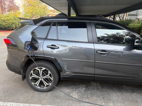 Used 2022 Toyota RAV4 XSE w/ Premium Package AWD/4WD image 11