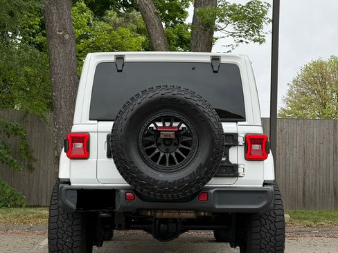 Used 2020 Jeep Wrangler Unlimited Sahara AWD/4WD image 5