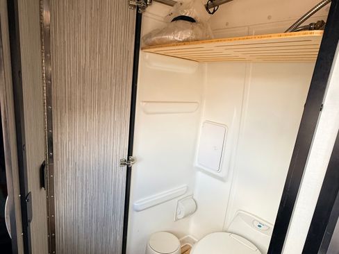 Used 2019 Mercedes-Benz Sprinter 2500 image 10