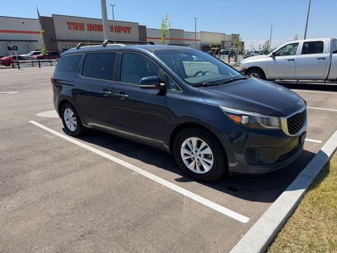 Used 2015 Kia Sedona LX w/ LX Convenience Package FWD image 1