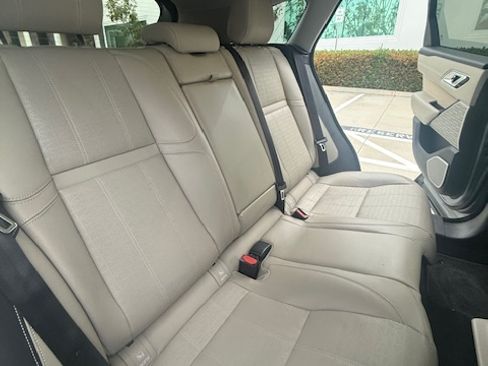 Used 2019 Land Rover Range Rover Velar S image 5