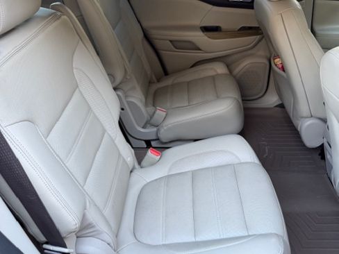 Used 2017 GMC Acadia Denali w/ Technology Package image 6