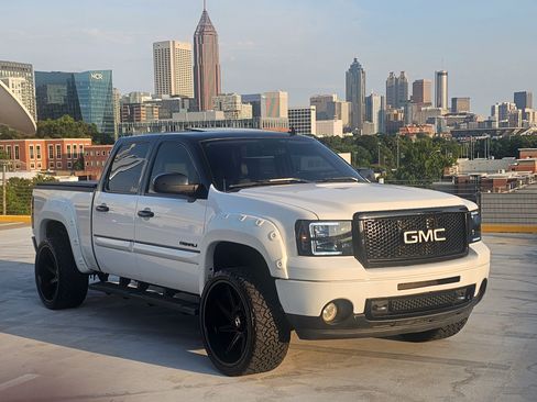 Used 2009 GMC Sierra 1500 Denali AWD/4WD image 1