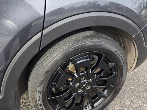 Used 2022 Kia Telluride SX w/ SX Prestige Package image 13