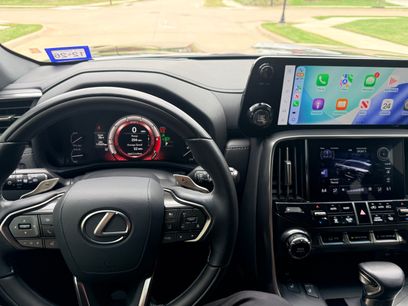 Used 2024 Lexus LX 600 4WD w/ Luxury Package