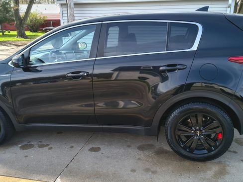 Used 2017 Kia Sportage LX w/ Option Group 012 image 4