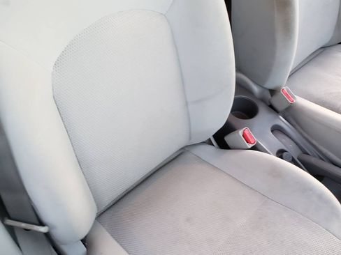 Used 2012 Nissan Versa SV image 11