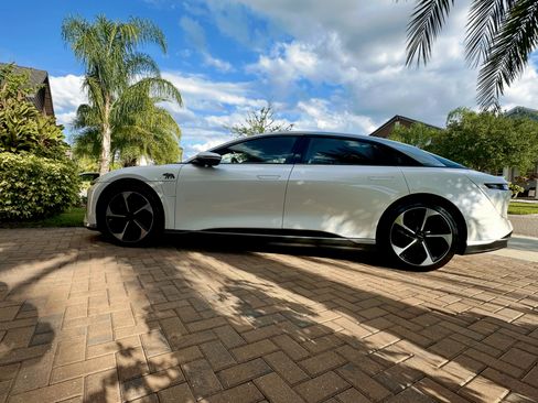 Used 2023 Lucid Air Touring image 2