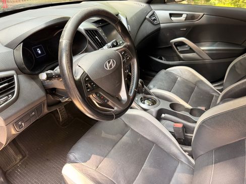 Used 2016 Hyundai Veloster Turbo FWD image 11
