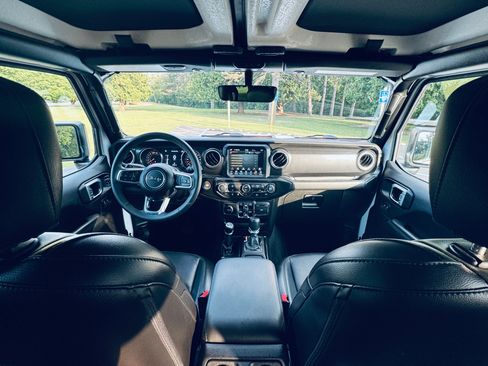Used 2023 Jeep Wrangler Unlimited Sahara AWD/4WD image 22