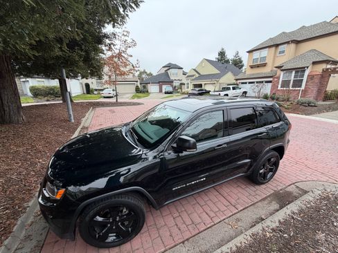 Used 2015 Jeep Grand Cherokee Limited image 10