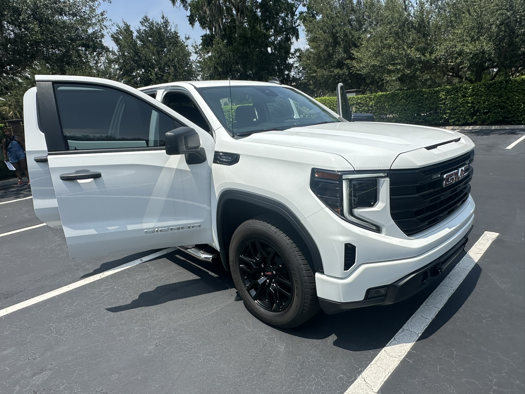 Used 2024 GMC Sierra 1500 Pro w/ Graphite Edition AWD/4WD image 10