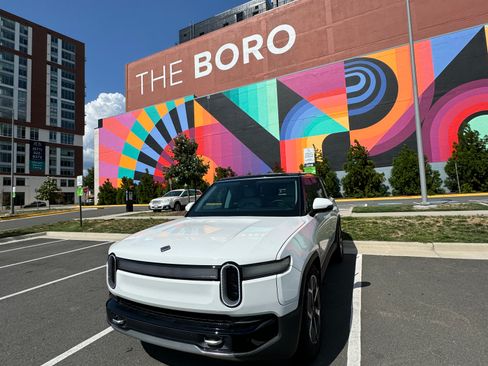 Used 2023 Rivian R1S Adventure AWD/4WD image 18