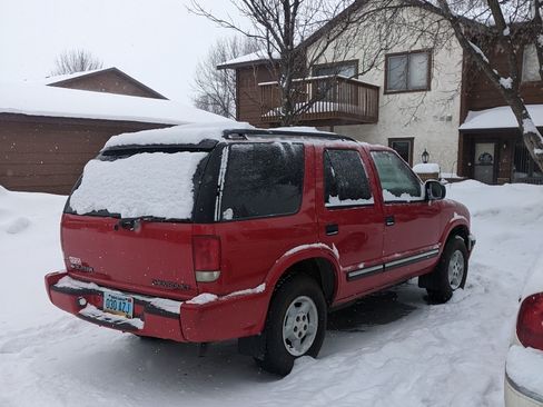 Used 2001 Chevrolet Blazer LS w/ Preferred Equipment Group image 2