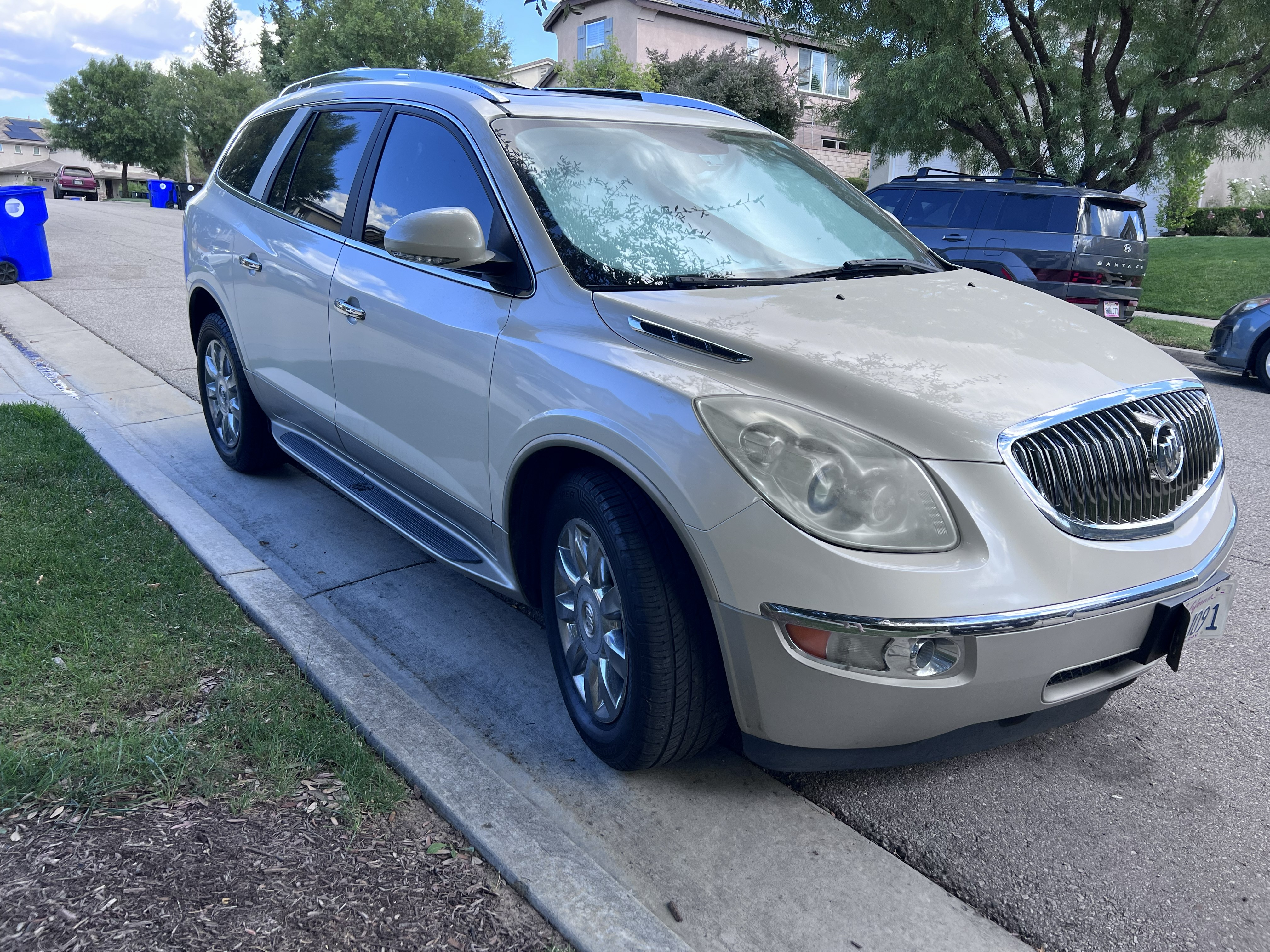 Used 2011 Buick Enclave CXL FWD image 4