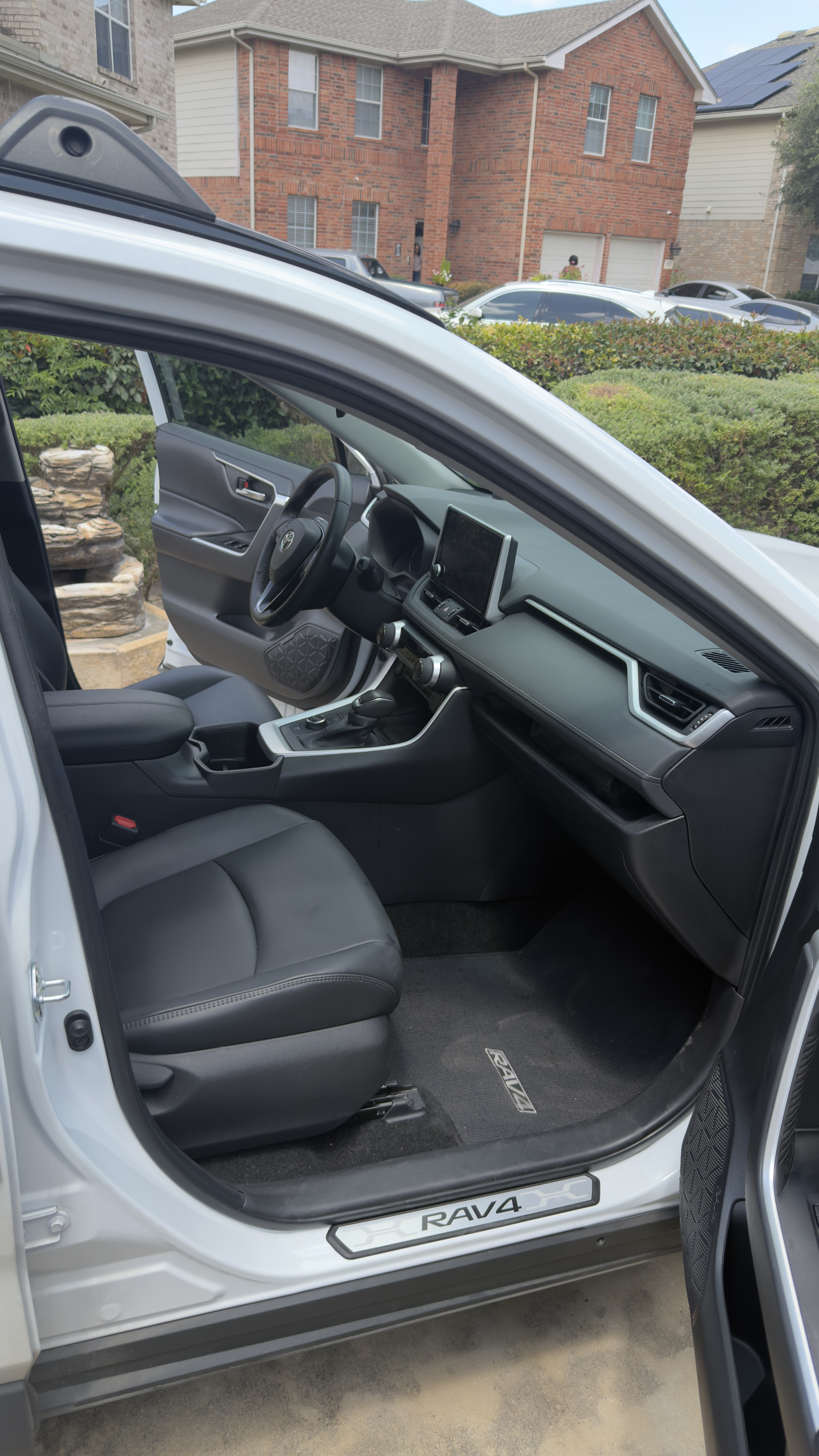 Used 2024 Toyota RAV4 XLE Premium AWD/4WD image 7