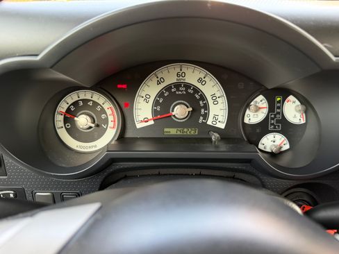 Used 2014 Toyota FJ Cruiser 4WD w/ Convenience Package image 5