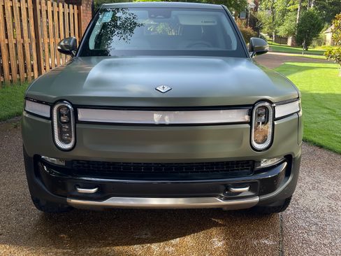 Used 2023 Rivian R1T Launch Edition AWD/4WD image 9